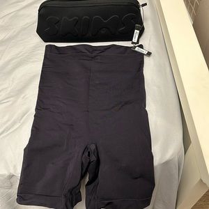 SKIMS SHAPEWEAR BLACK